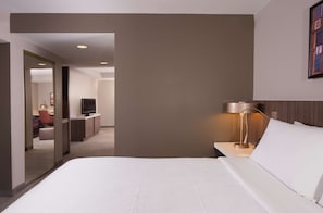 Suite | Down comforters, in-room safe, desk, laptop workspace - Hilton Garden Inn Atlanta Airport/Millenium Center (College Park)