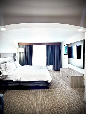 Bureau, espace de travail pour ordinateur portable, rideaux occultants