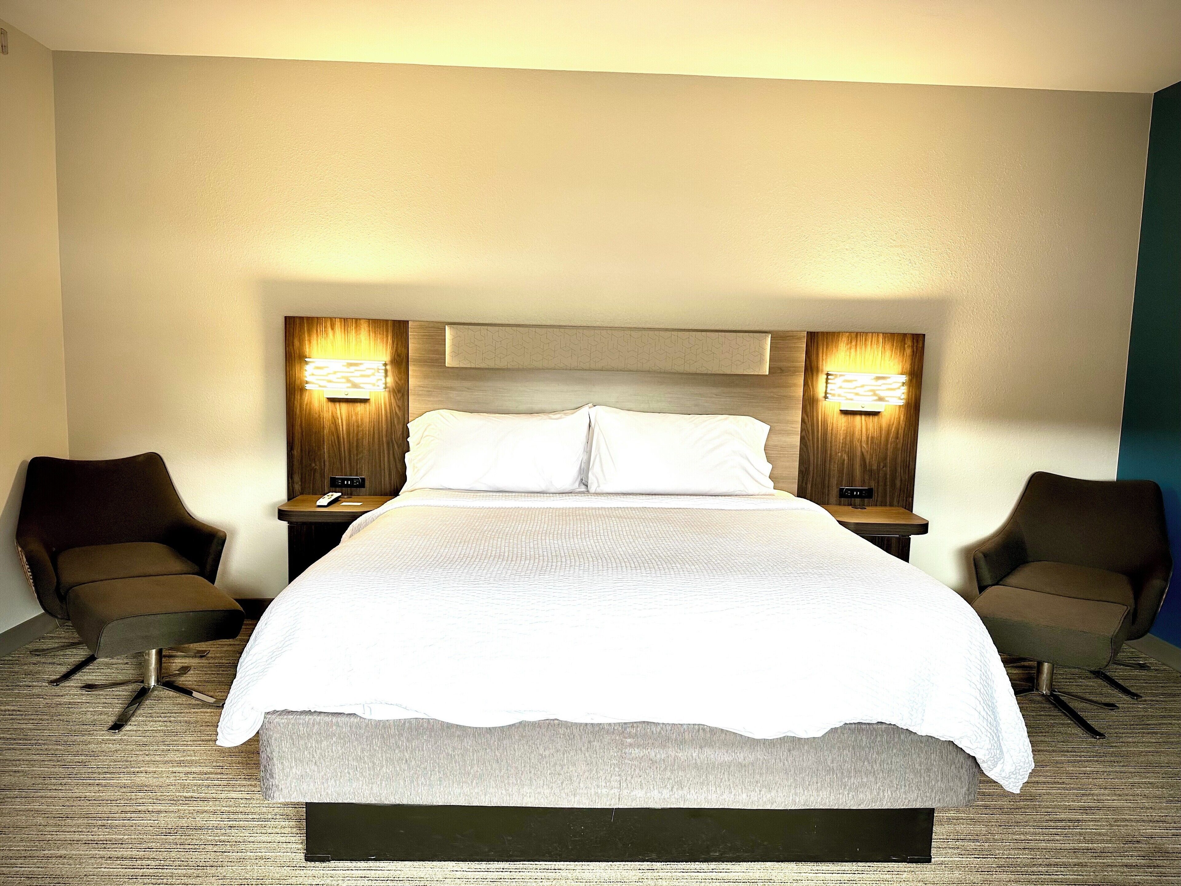 Bureau, espace de travail pour ordinateur portable, rideaux occultants