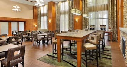 Hampton Inn & Suites Manchester-Bedford