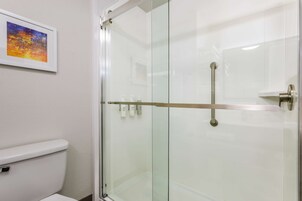 Ducha del cuarto de baño