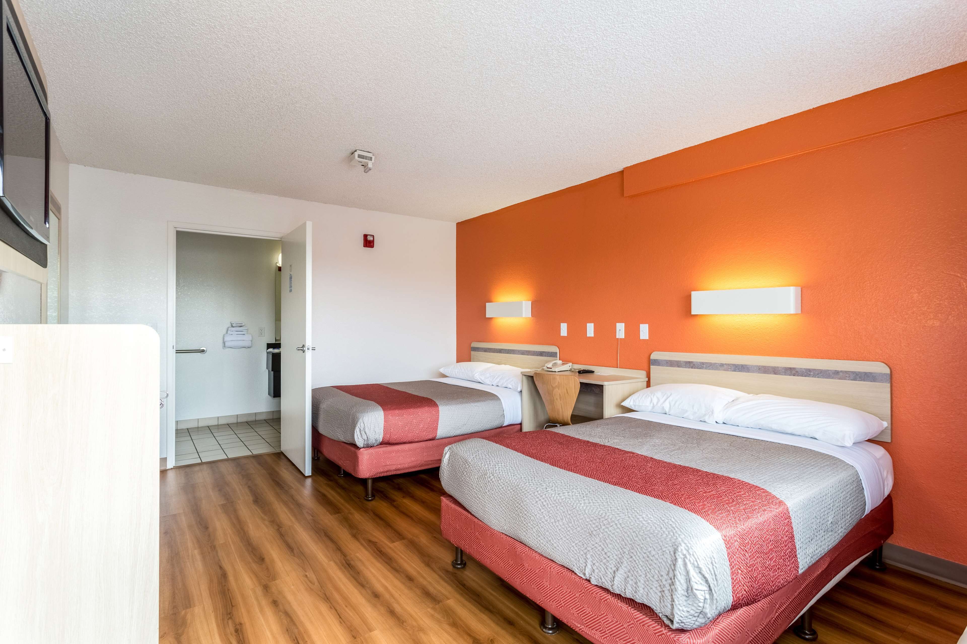 Free WiFi, bed sheets