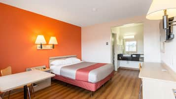 Deluxe Room, 1 Double Bed, Accessible, Non Smoking | Free WiFi, bed sheets