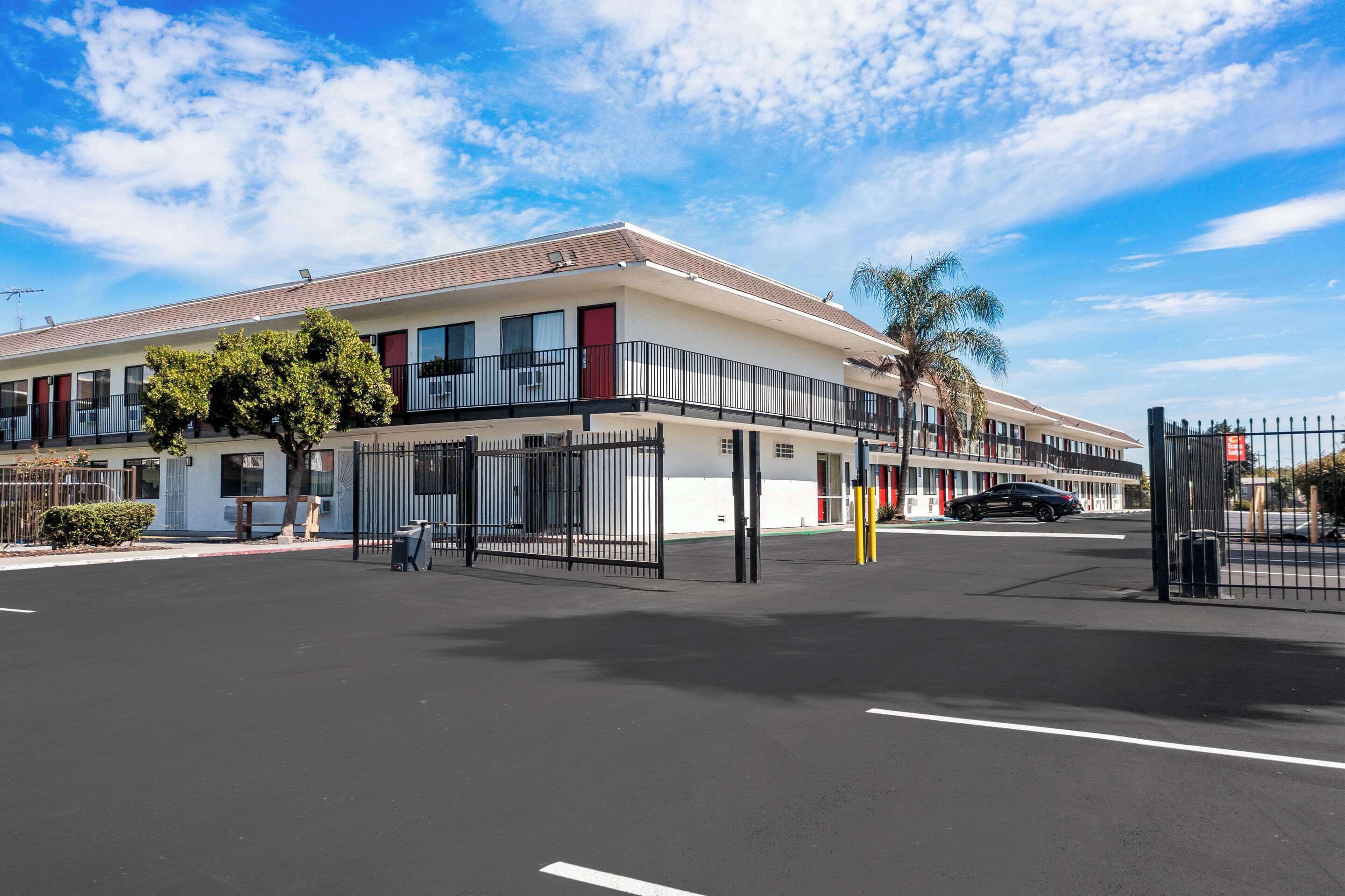 Photo - Econo Lodge Stockton near I-5 Fairgrounds