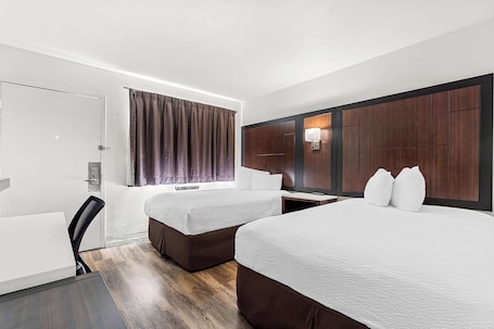 Ropa de cama de alta calidad y escritorio