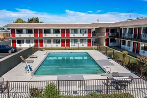 Exterior - Econo Lodge Stockton near I-5 Fairgrounds (Stockton)