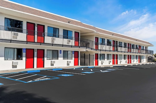 Econo Lodge Stockton near I-5 Fairgrounds