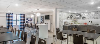 Wingate by Wyndham Louisville Fair and Expo