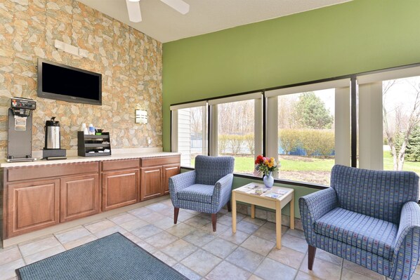 Lobby - Mentor Home Inn (Mentor)