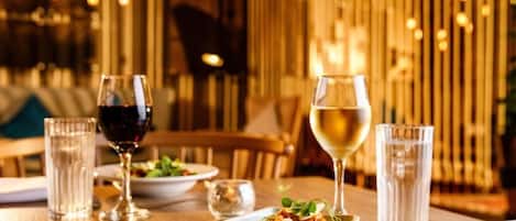 Der serveres morgenmad og aftensmad