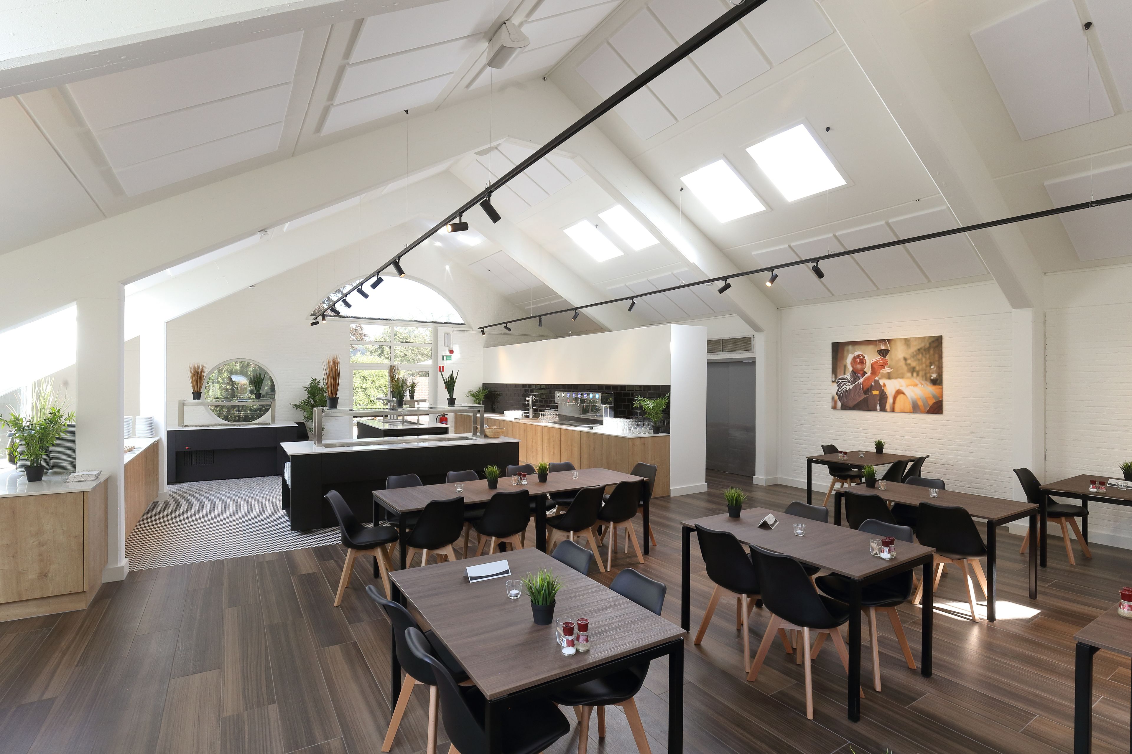 تقديم الإفطار والعشاء