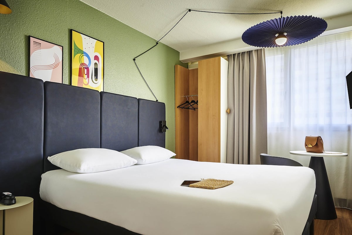 Standard Room, 1 Double Bed | Premium bedding, desk, blackout drapes, soundproofing