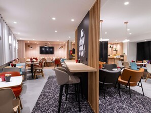 Frukostbuffé varje dag (EUR 13.9 per person)