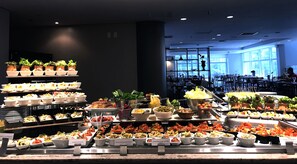Frühstück, Mittagessen und Abendessen