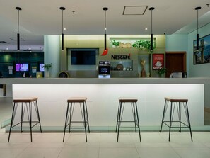 Bar (on property) - Mercure Salvador Rio Vermelho Hotel (Salvador)