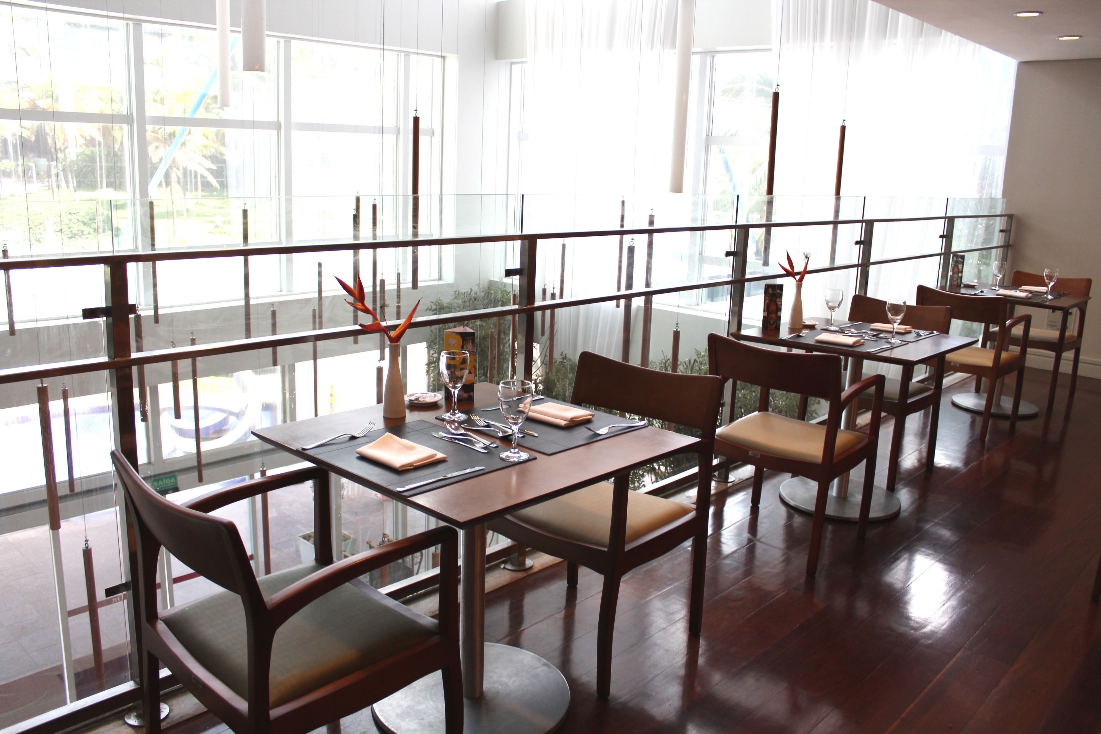 breakfast, lunch and dinner served