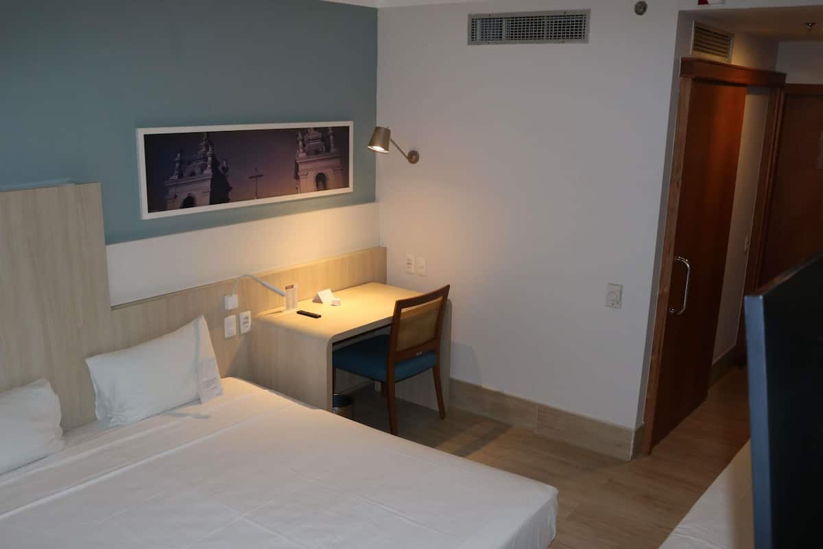 Superior Room, 1 Double Bed, Accessible (Accessible) | Minibar, in-room safe, desk, blackout drapes