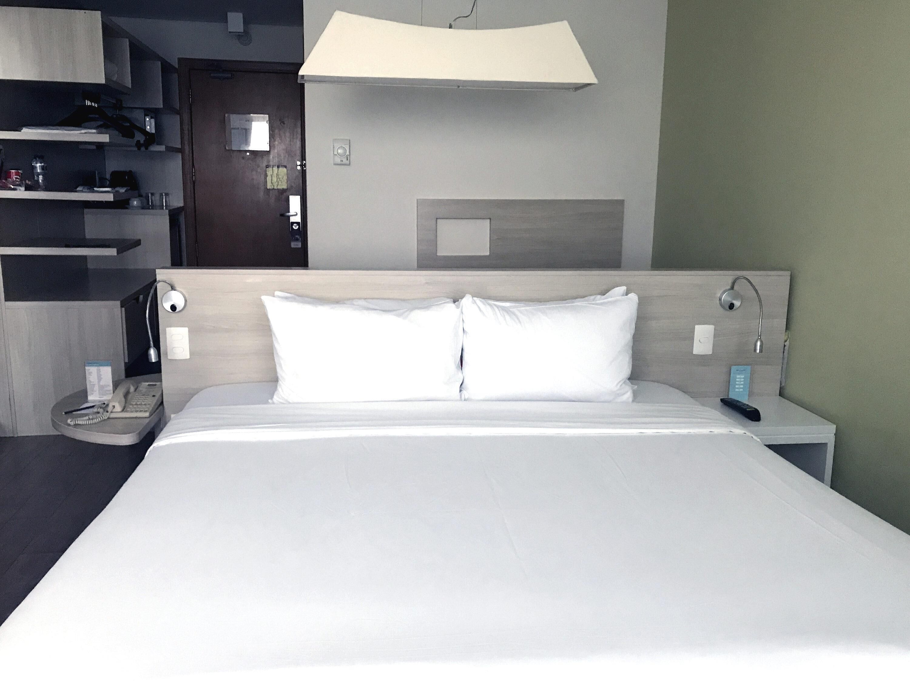 Privilege, Room, 1 Double Bed | Minibar, in-room safe, desk, blackout curtains