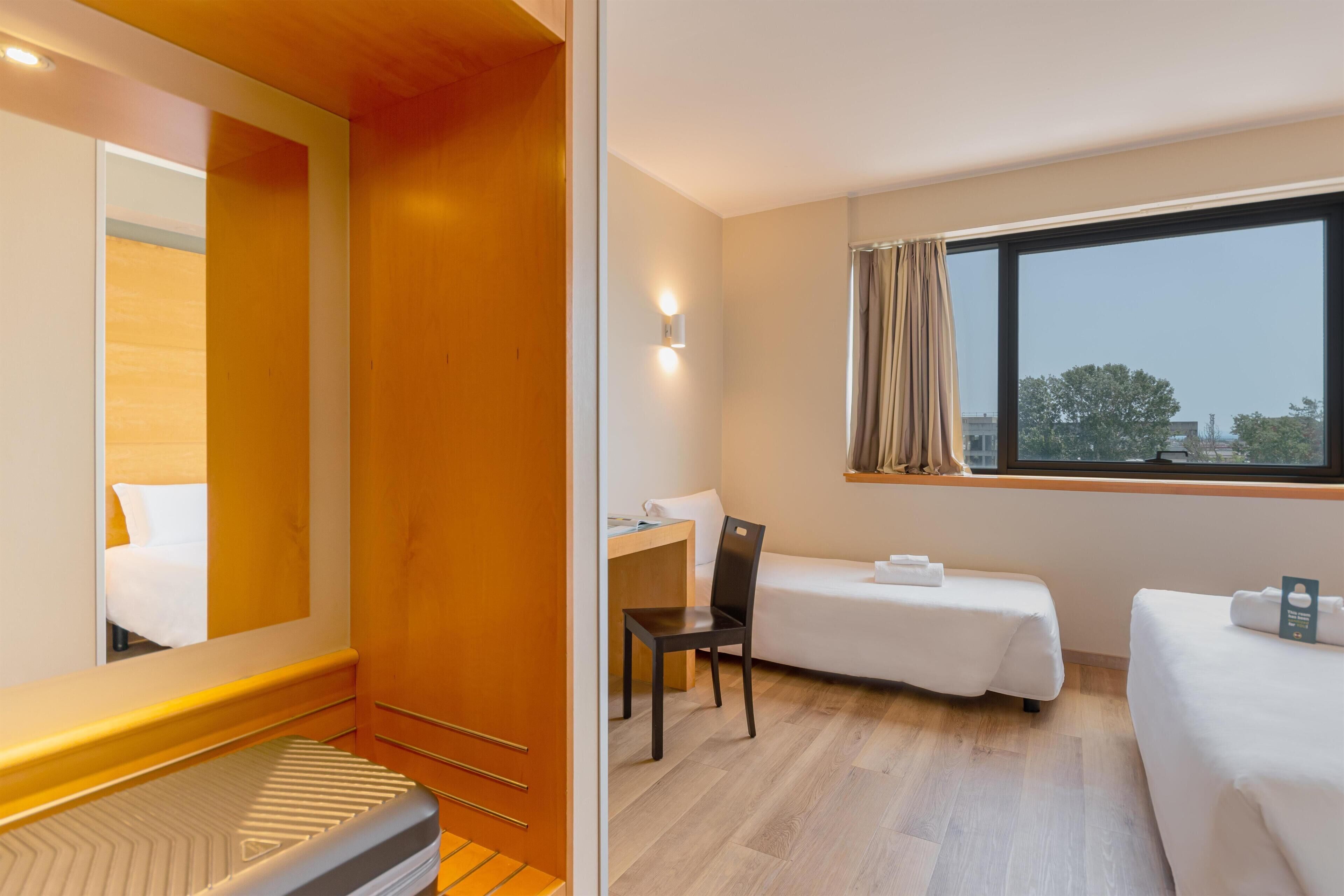 Photo - B&B HOTEL Pisa Airport