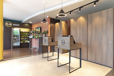 Lobby. B&B HOTEL Pisa Airport