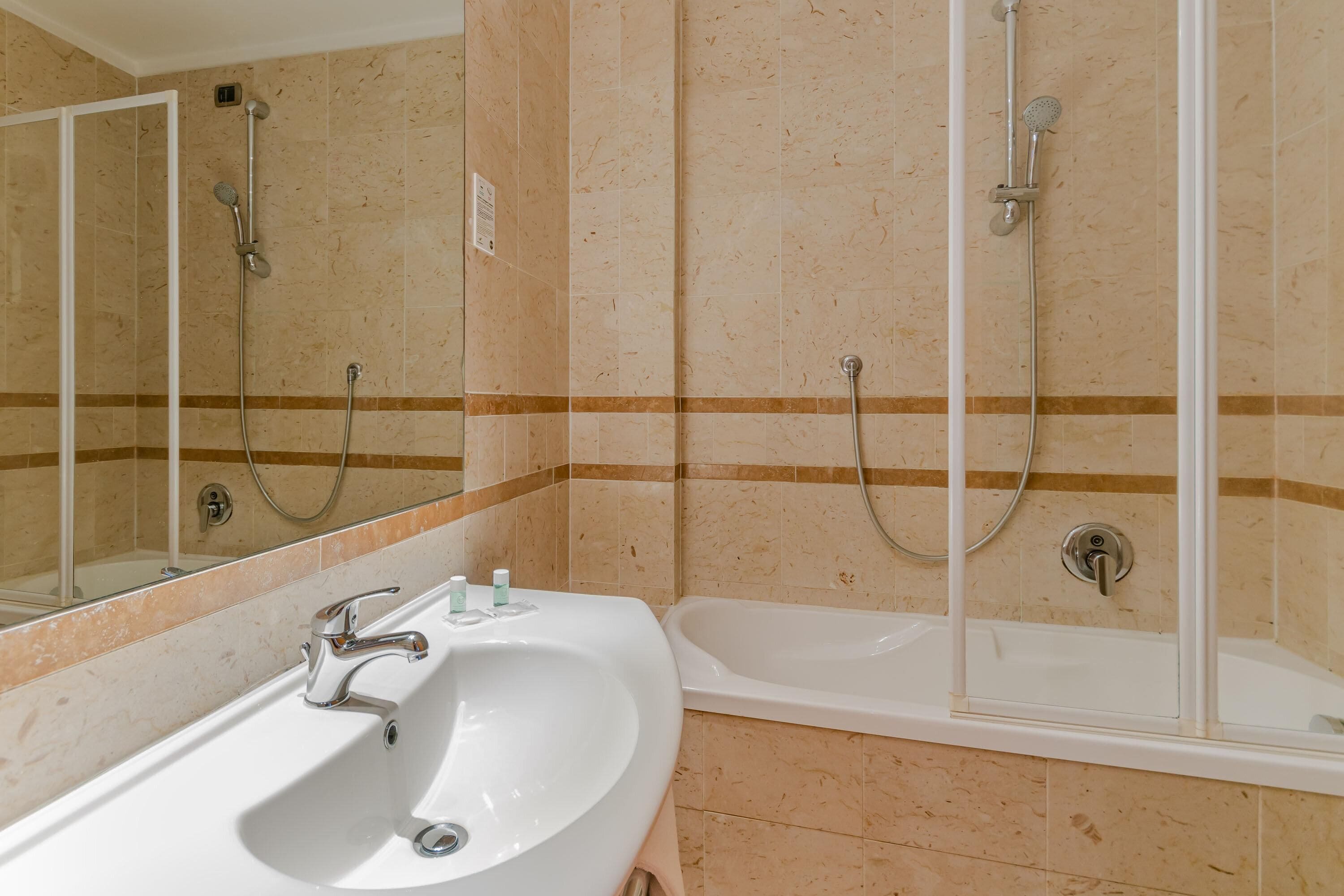 Photo - B&B HOTEL Pisa Airport