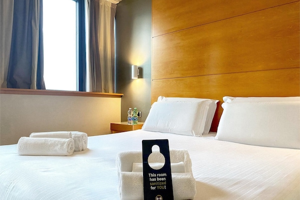 Superior Double Room, Non Smoking | In-room safe, desk, soundproofing, free WiFi