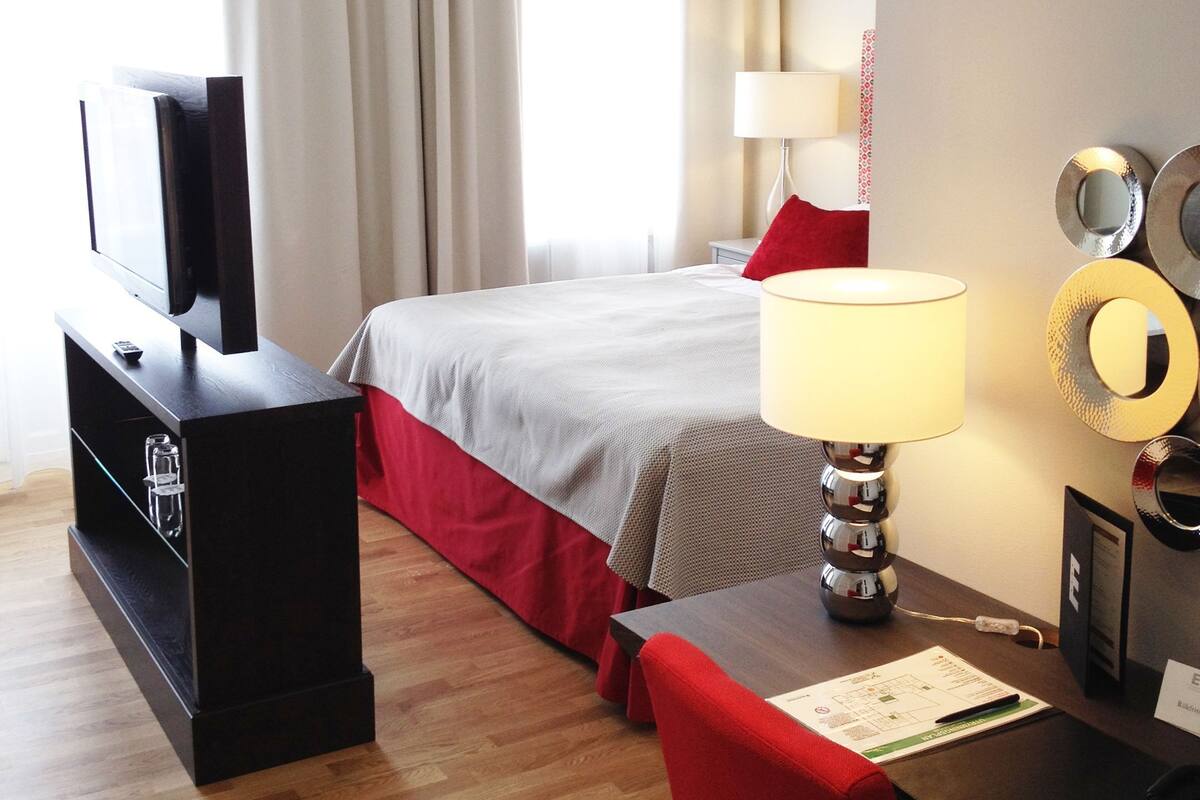 Minibar, una cassaforte in camera, una scrivania, tende oscuranti