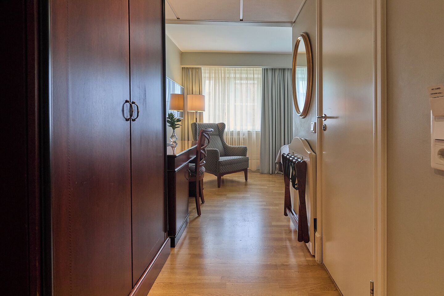 standard one bed | minibar, in-room safe, desk, blackout curtains