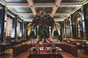 2 restaurants; breakfast, lunch, and dinner served - Elite Hotel Mollberg (Helsingborg)