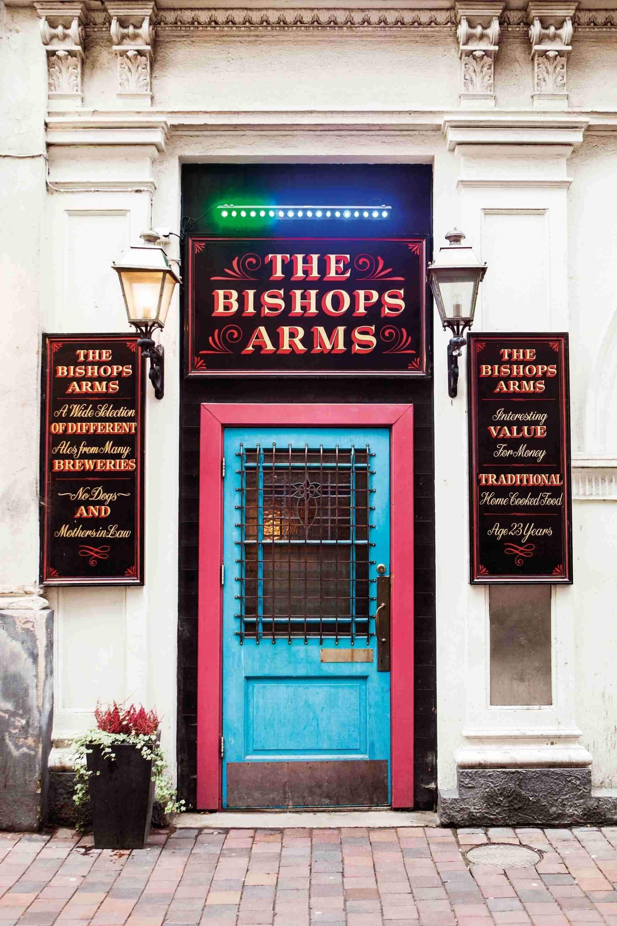 2 restaurants, breakfast, lunch, dinner served; british cuisine