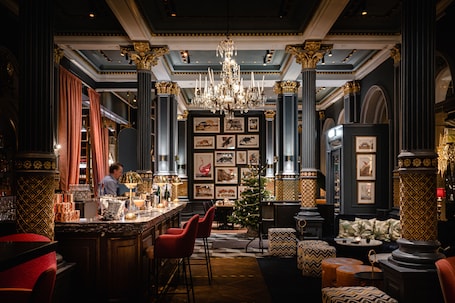 2 restaurants, breakfast, lunch, dinner served; British cuisine