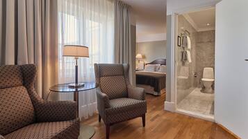 Chambre Double Standard | Minibar, coffres-forts dans les chambres, bureau, rideaux occultants