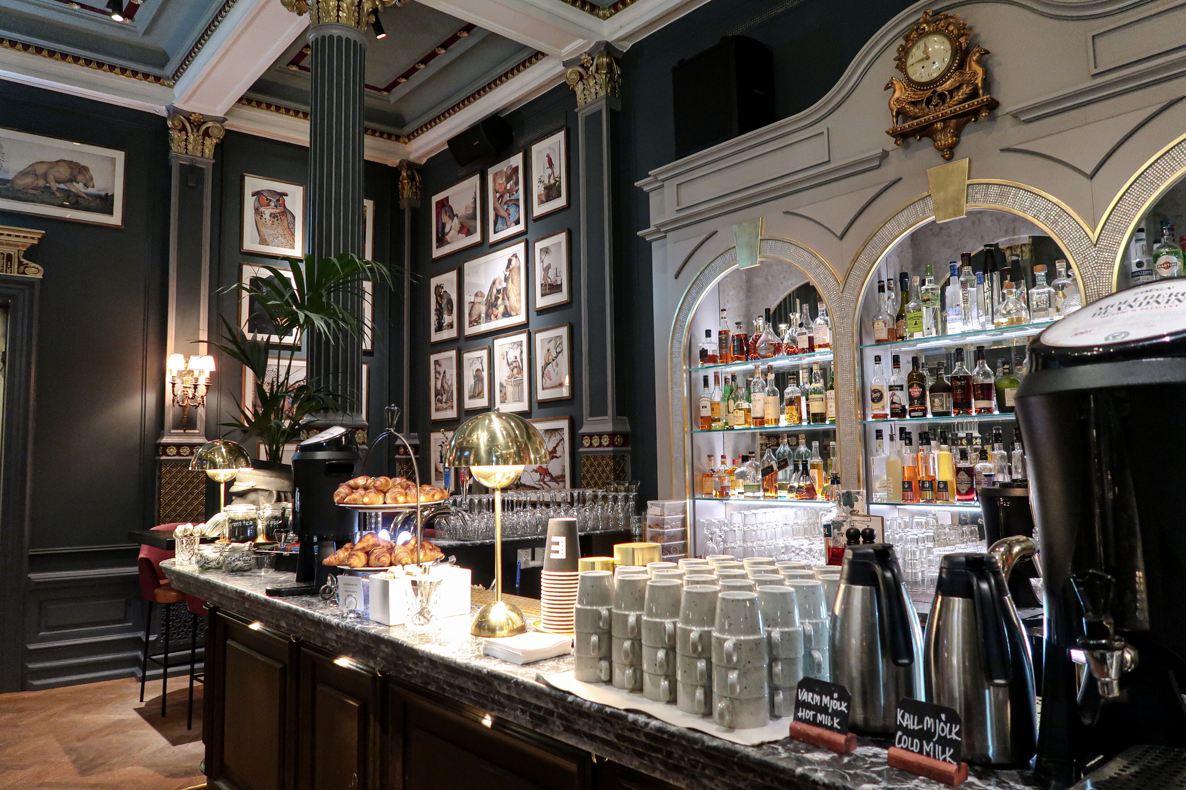 包含每日自助早餐