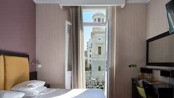 Quarto standard | Roupas de cama premium, cofres nos quartos, escrivaninha