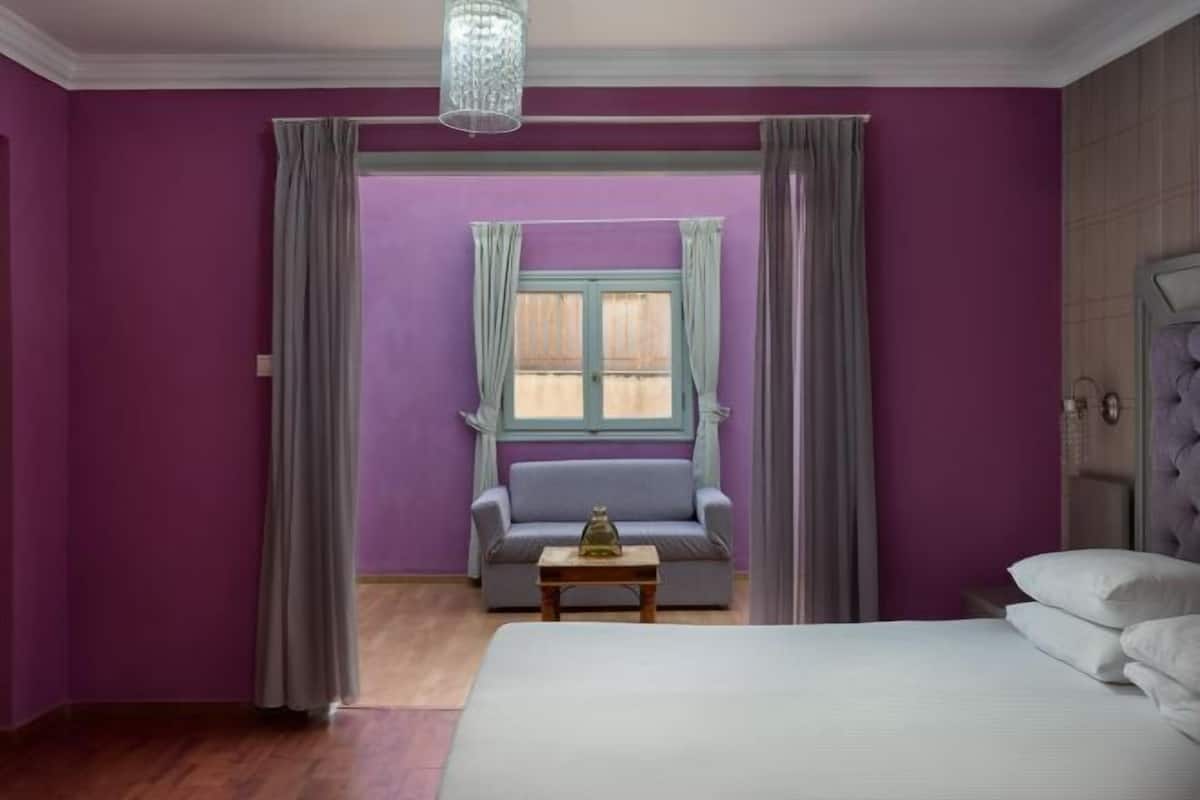 Premium bedding, in-room safe, desk, soundproofing