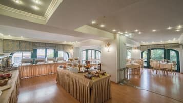 Daily buffet breakfast (EUR 10 per person)