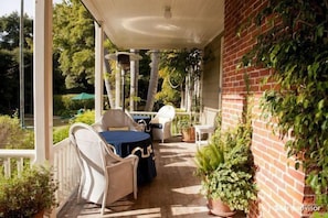 Free daily full breakfast