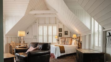 Loft, 1 King-Bett, Balkon, Gartenblick (Hayloft) | Individuell dekoriert, individuell eingerichtet, Bügeleisen/Bügelbrett