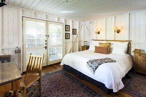 Superior Room, 1 King Bed, Patio, Fireplace (Tack Room) | Individually decorated, individually furnished, iron/ironing board