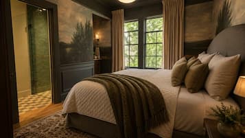 Standard Room, 1 king Bed (Mary Simpson Room) | Individually decorated, individually furnished, iron/ironing board
