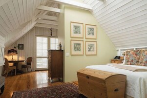 Superior Room, 1 King Bed, Balcony, Fireplace, Garden View (Weathervane) | Individually decorated, individually furnished, iron/ironing board