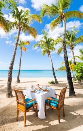 Food and drink. Carlisle Bay