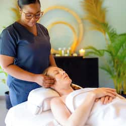 Couples treatment rooms, sauna, body treatments, aromatherapy