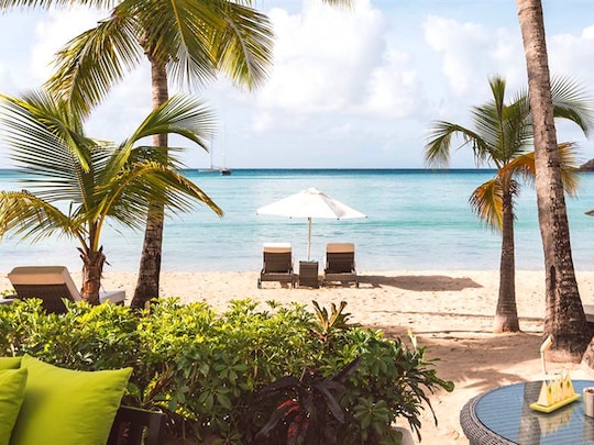 Discover the best hotels in Antigua through my personal experiences. From luxury resorts to boutique hideaways.