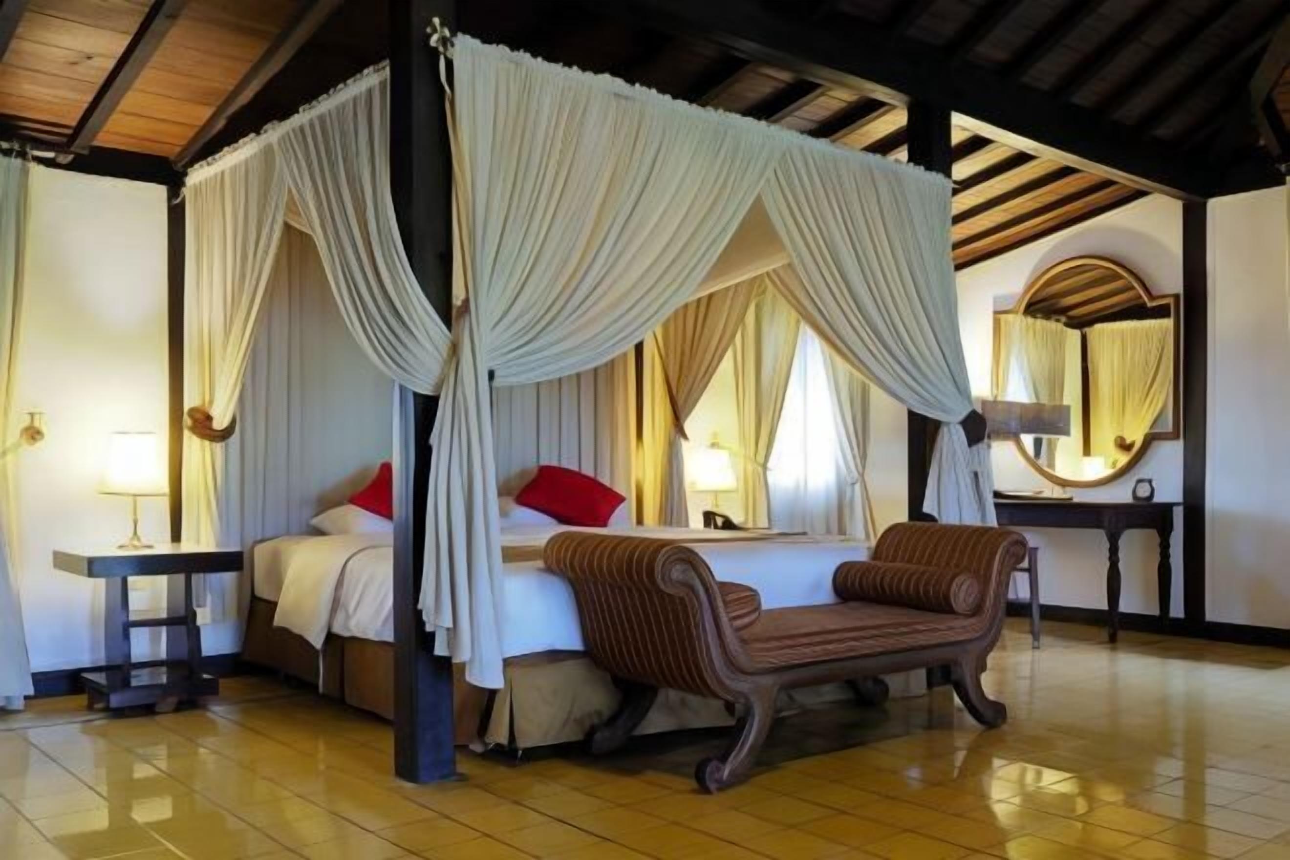 Minibar, in-room safe, individually decorated, individually furnished