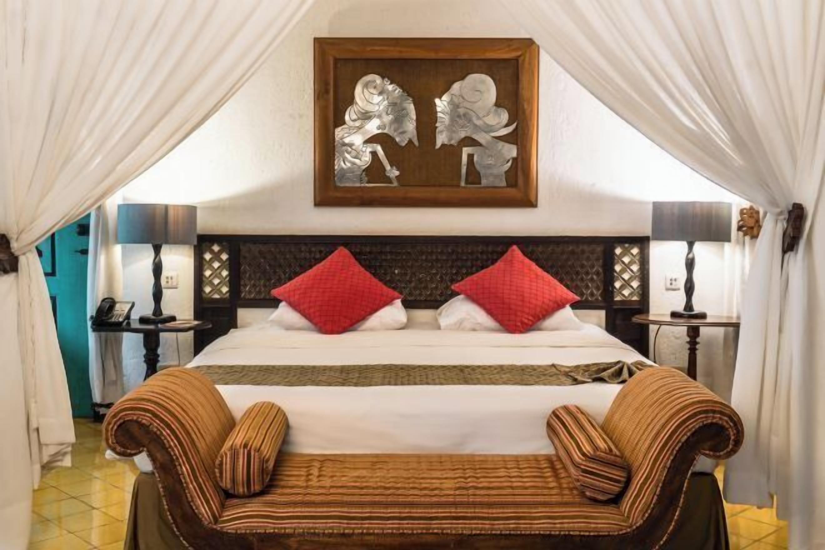 Minibar, két bảo mật tại phòng, trang trí khác biệt 