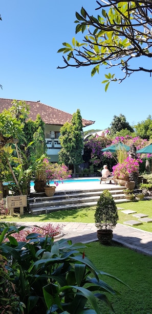 Hồ bơi ngoài trời 