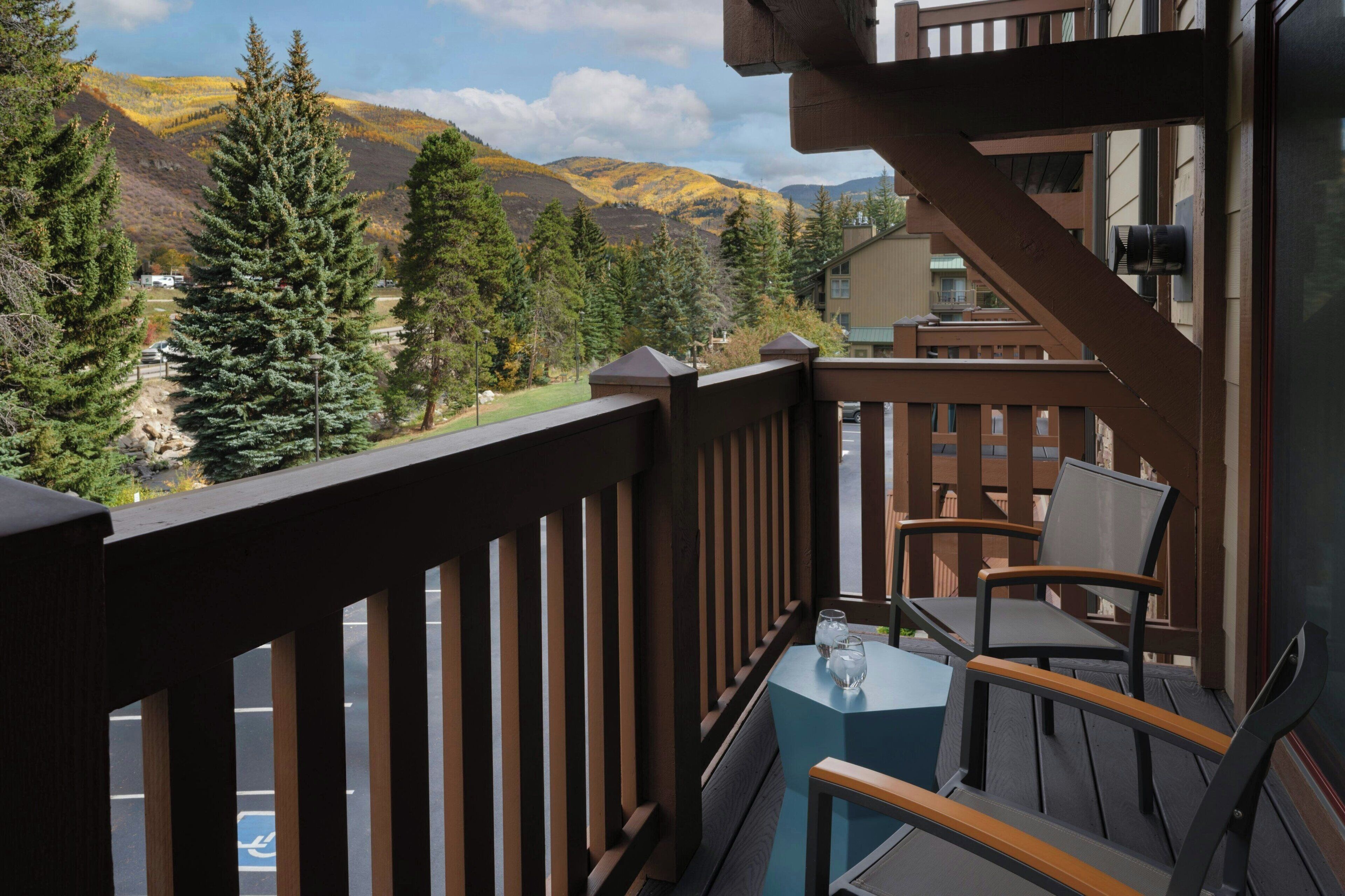 高档床上用品、羽绒被、客房内保险箱、办公桌