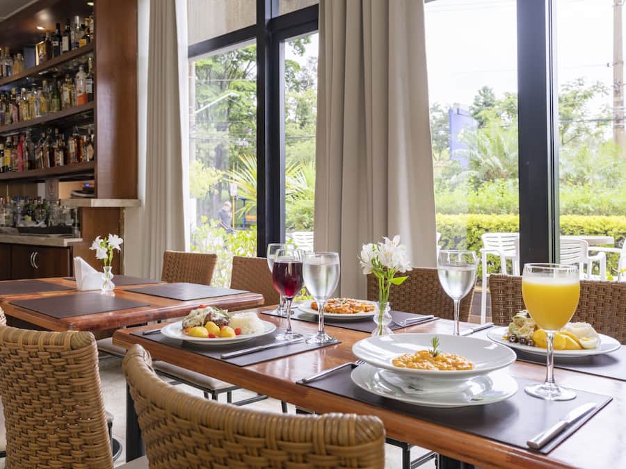 Breakfast, lunch, dinner served; international cuisine