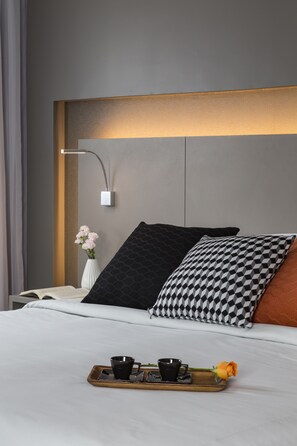 Kamar Double Premium, 1 Tempat Tidur Queen | Minibar, brankas, meja kerja, dan ruang kerja ramah laptop